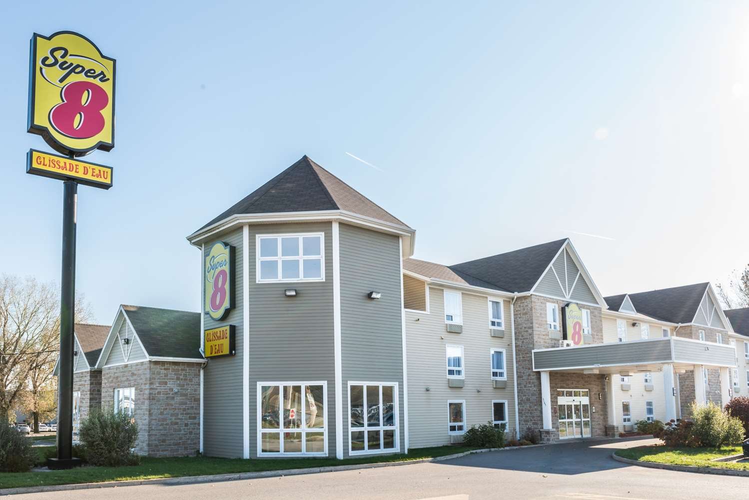 Super 8 by Wyndham Trois-Rivières-官方