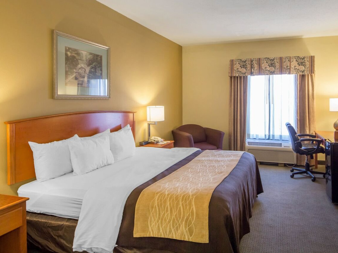 Quality Inn & Suites MidAmerica Industrial Park Area