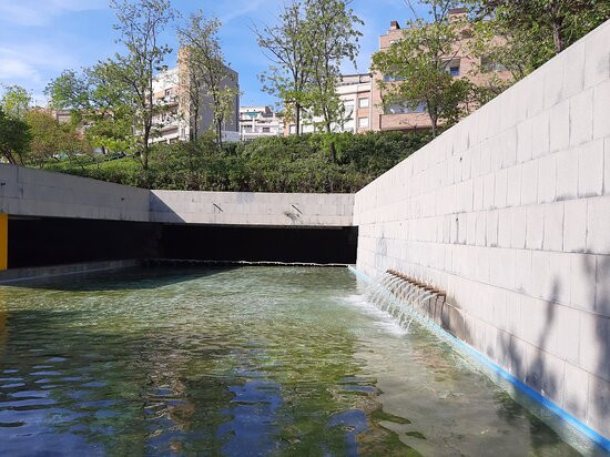 Parc de l'Estació Vella-伊瓜拉达必去景点