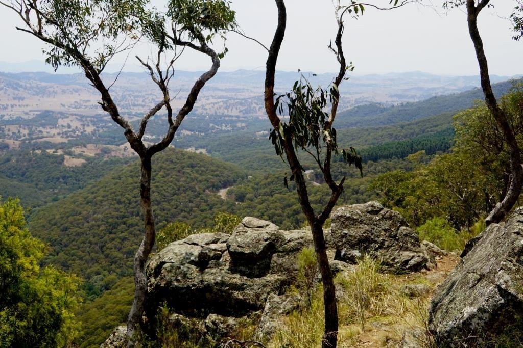 Nundle旅游景点-Hanging Rock Lookout