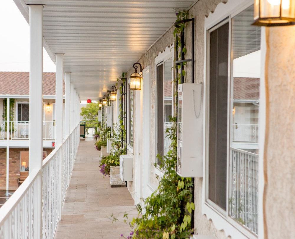 圣乔治酒店住宿-Chalet Motel