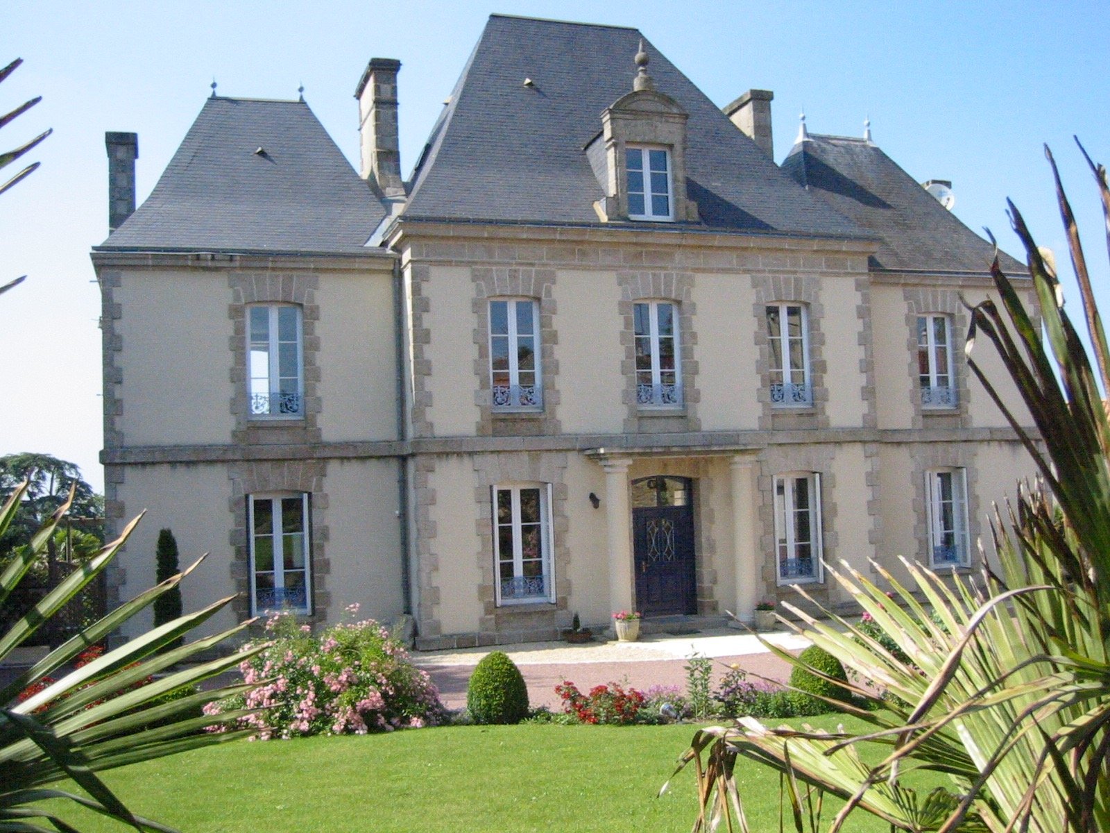Château la Pierre Levée-官方