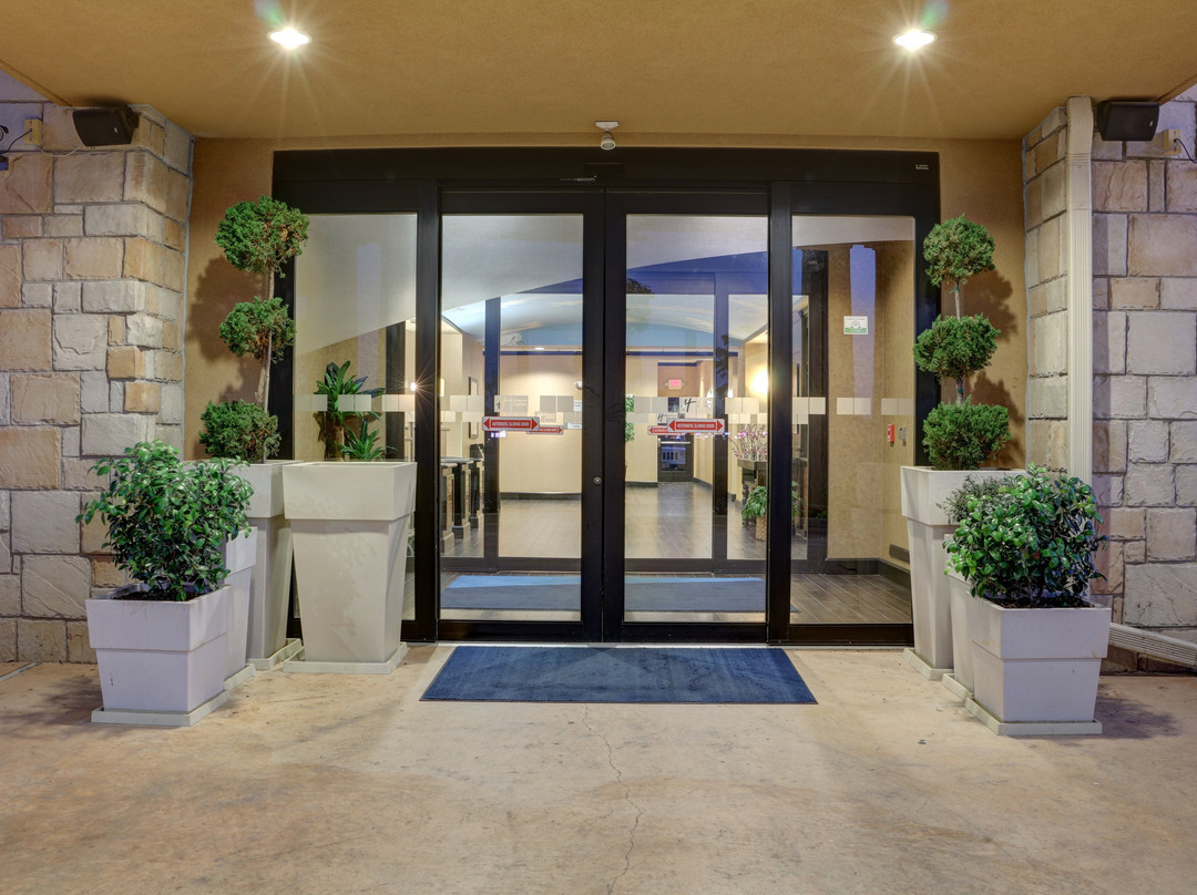 Holiday Inn Express & Suites Texarkana East by IHG主图