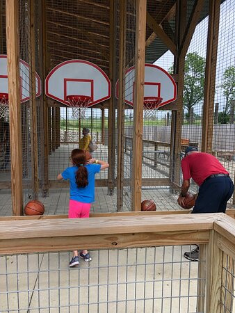 Quiet Harmony Ranch-New Paris必去景点