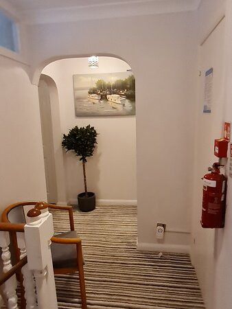 Foxdale Guest House and Campsite主图