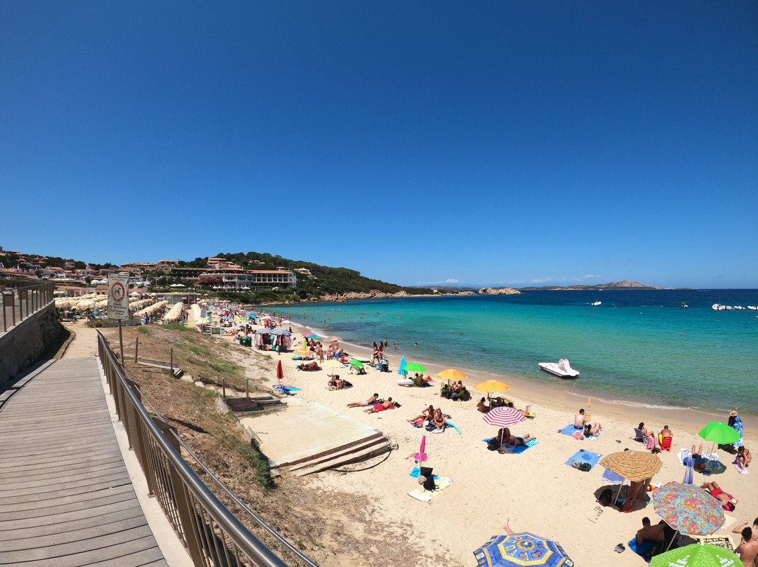 Spiaggia libera Baja Sardinia-Baia Sardinia必去景点