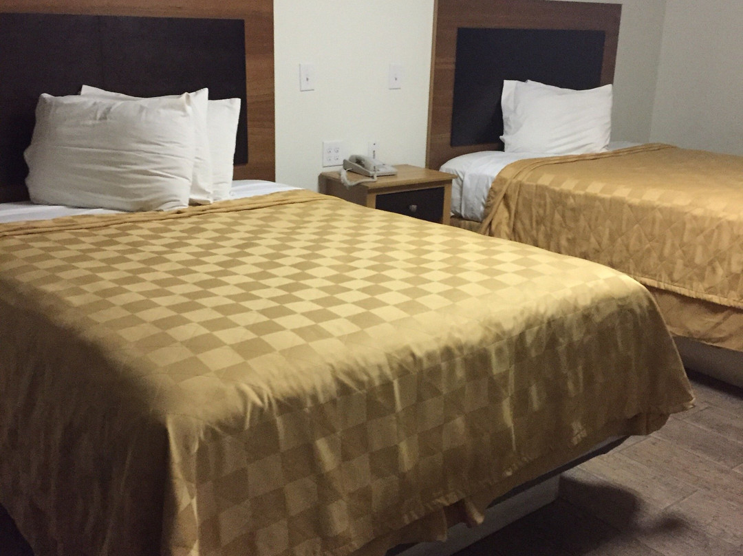 Nava Municipality酒店住宿-Maverick Inn