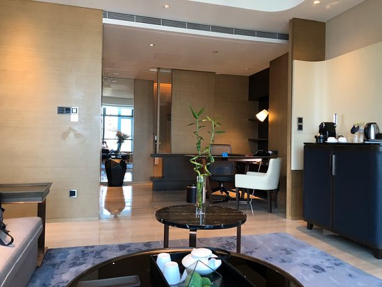 济南鲁能希尔顿酒店及公寓主图