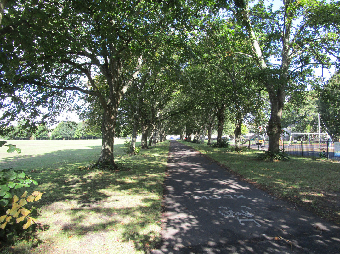 Barrack Road Recreation Ground景点图片