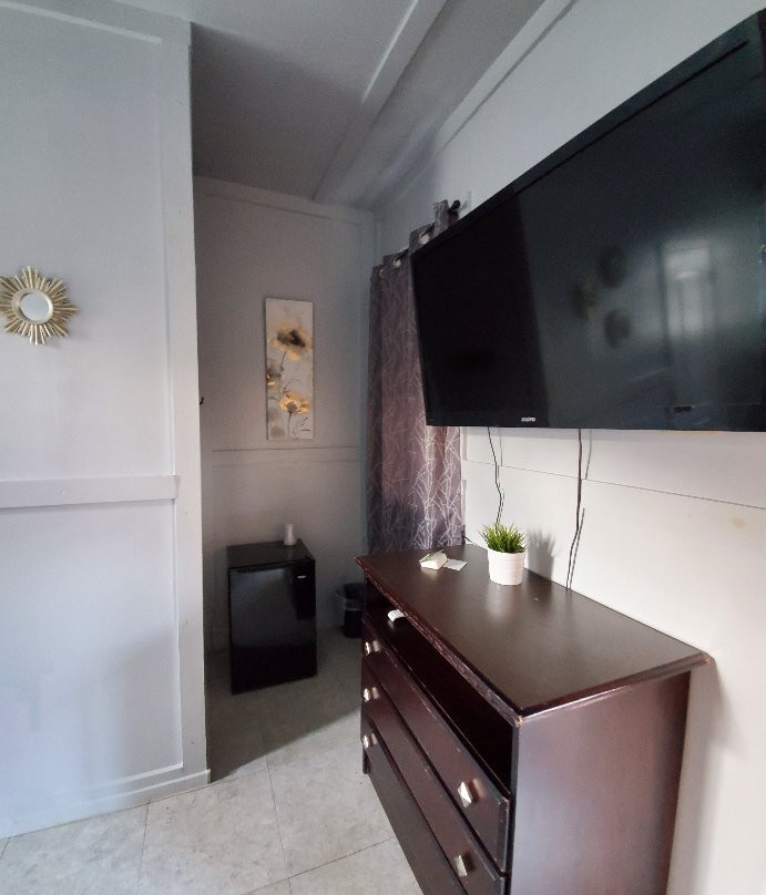 Creekside Court主图