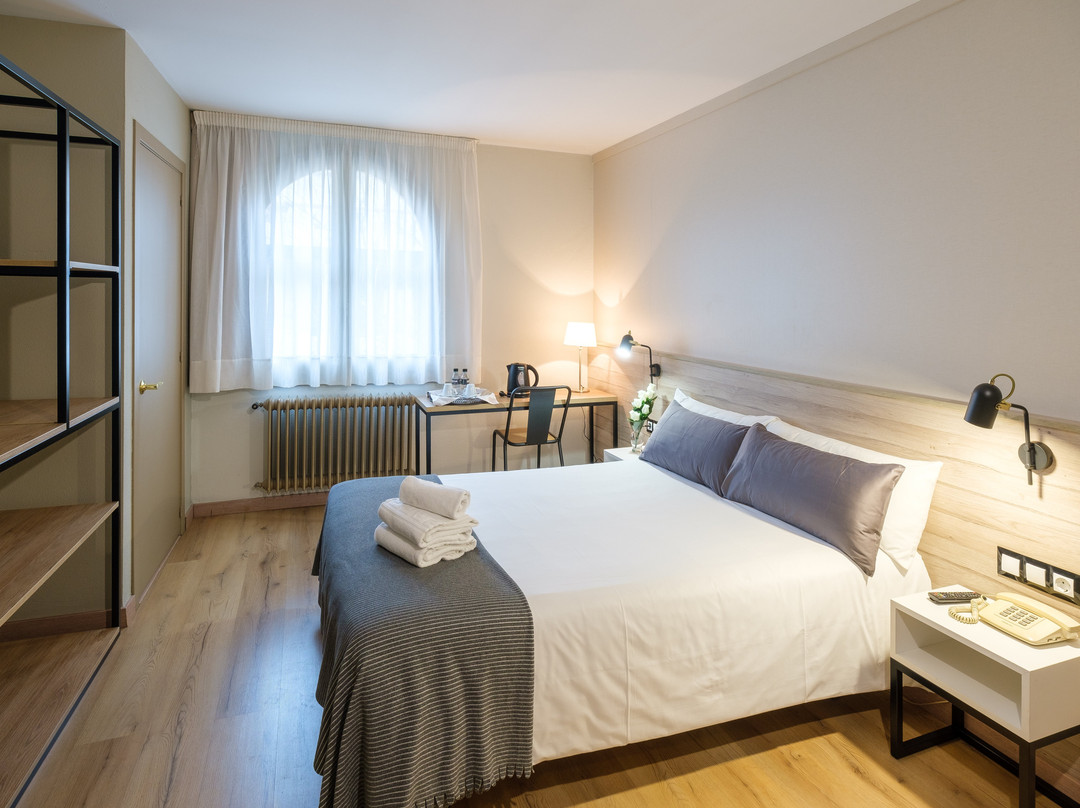 Hotel Torres Manlleu主图