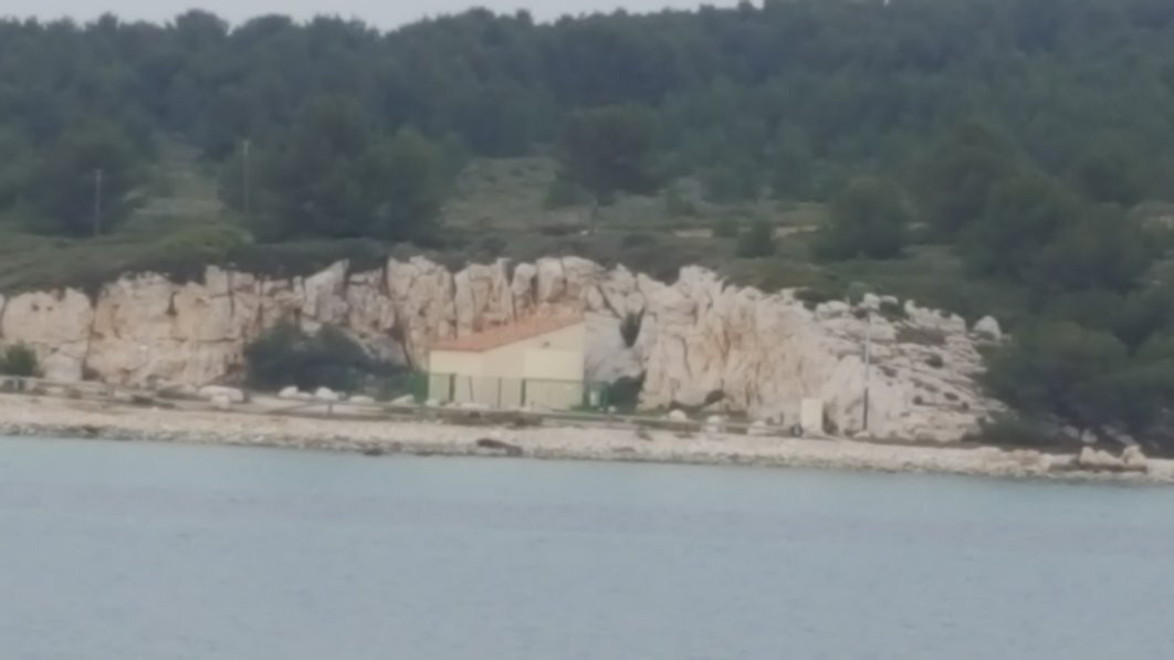 Plage des Laurons景点图片