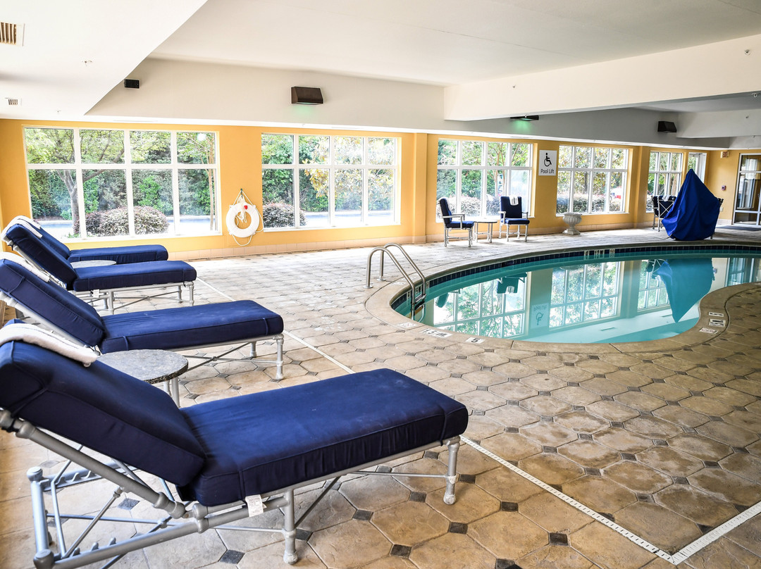 Holiday Inn Express & Suites Concord By IHG主图