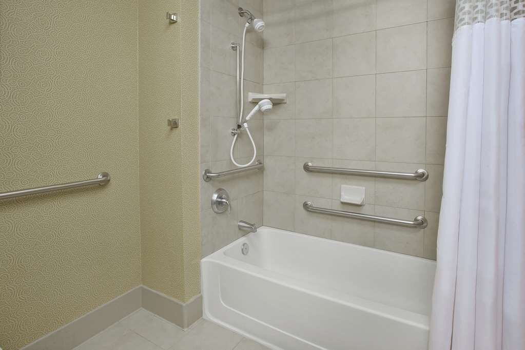 Hampton Inn & Suites Wichita-Northeast主图