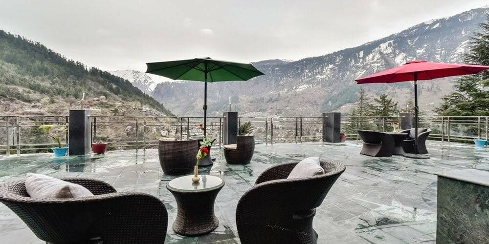 雪冠庄园酒店主图