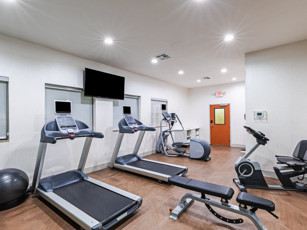 Holiday Inn Express & Suites Pryor By IHG主图