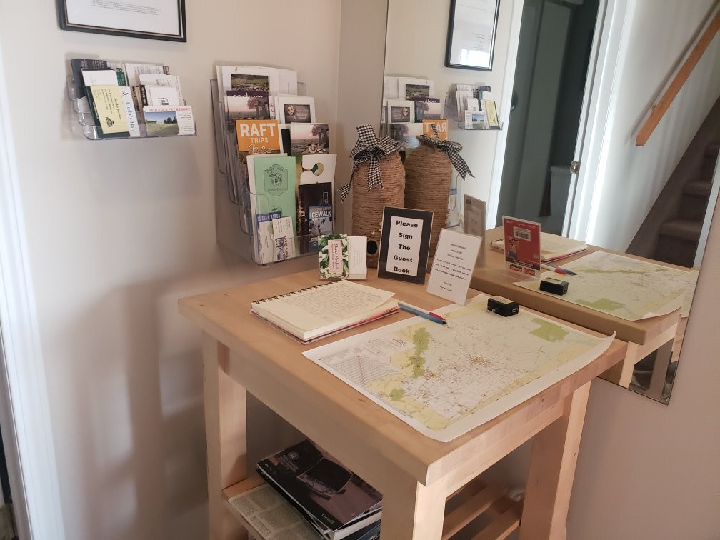 Serenity Hillside Bed and Breakfast主图