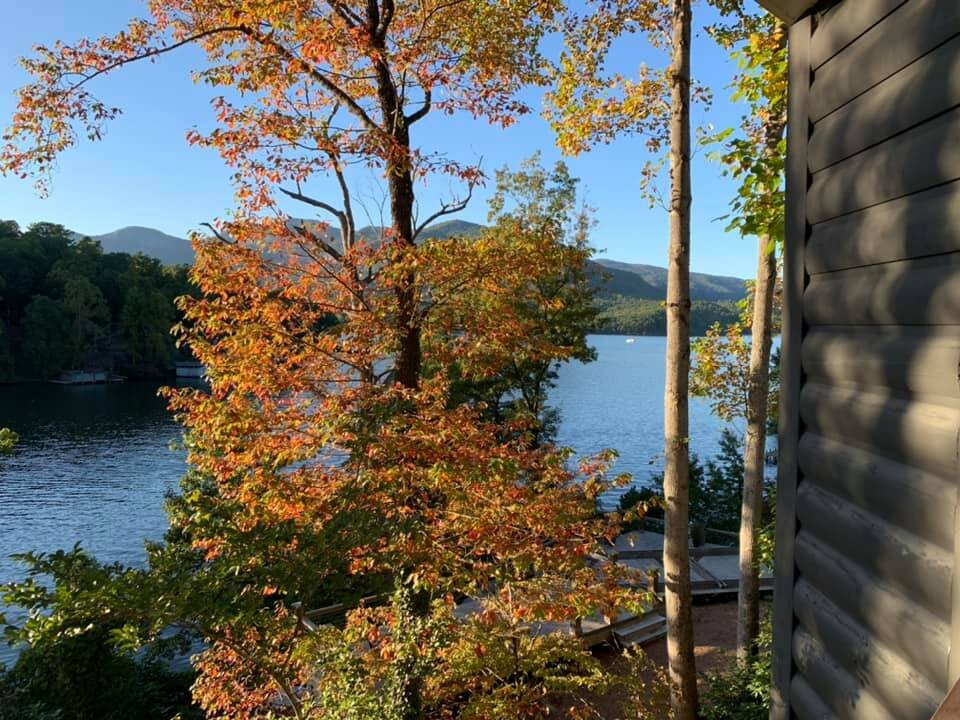 The Lodge on Lake Lure主图