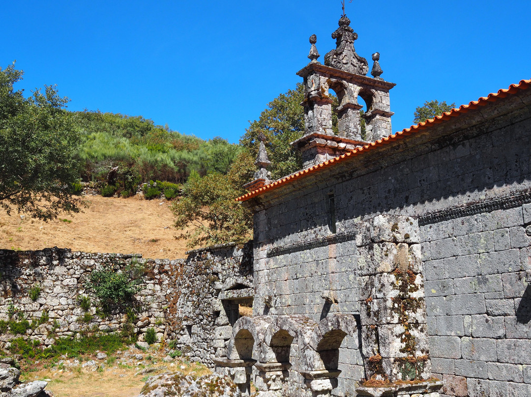 Mosteiro de Santa María das Júnias景点图片