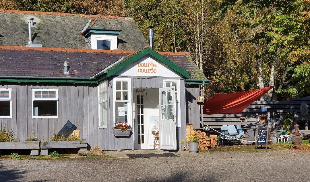 Courie Courie Bakery And Cafe