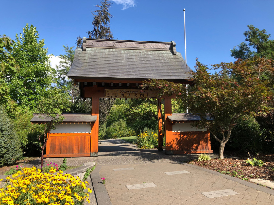 McGuire Lake Park景点图片