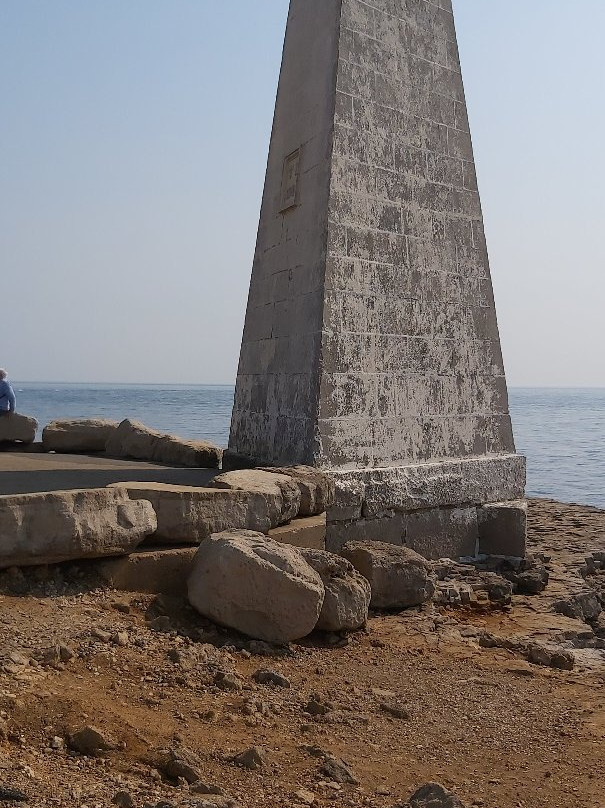 Trinity House Obelisk-Isle of Portland必去景点