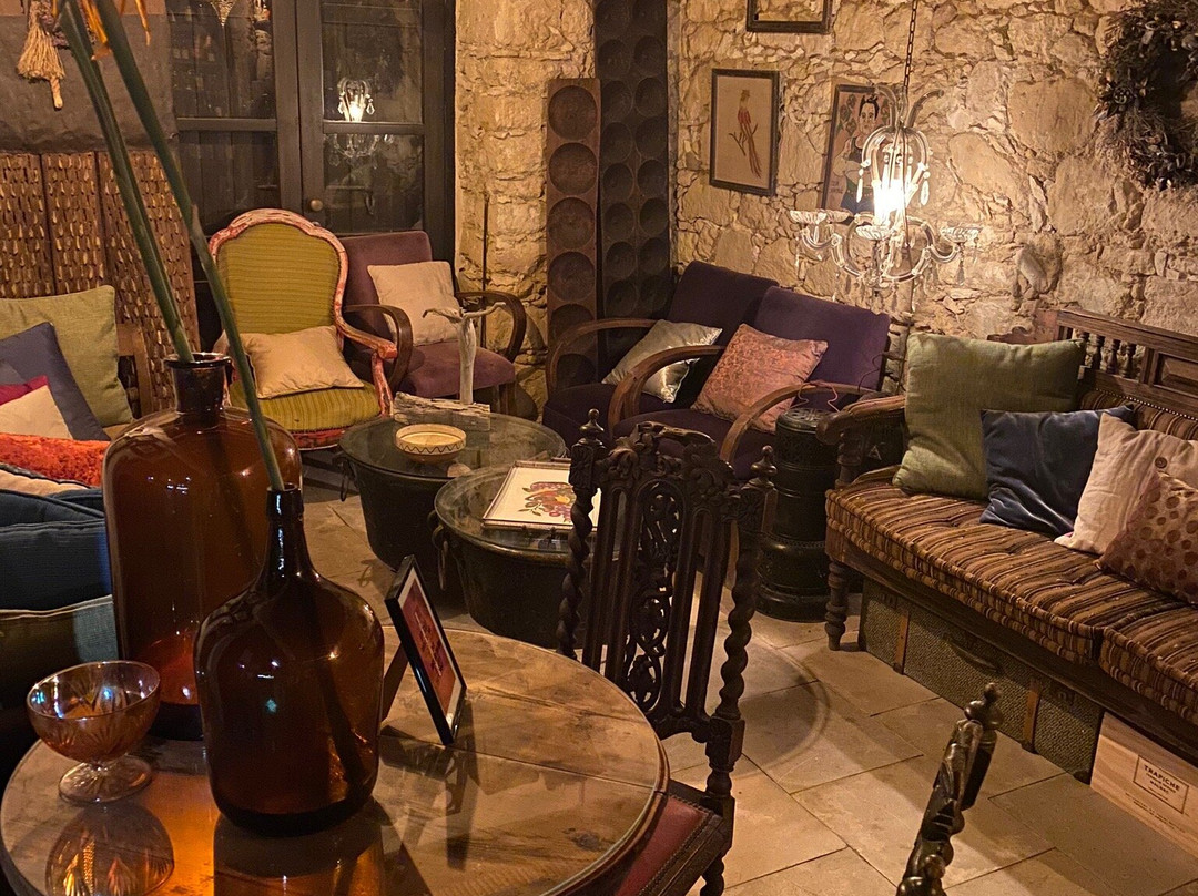 Verochino Cafenio-Oroklini必去景点