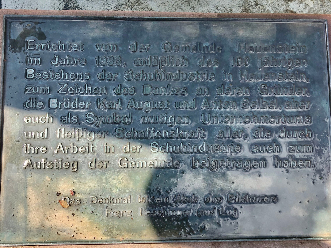 Schuster Denkmal