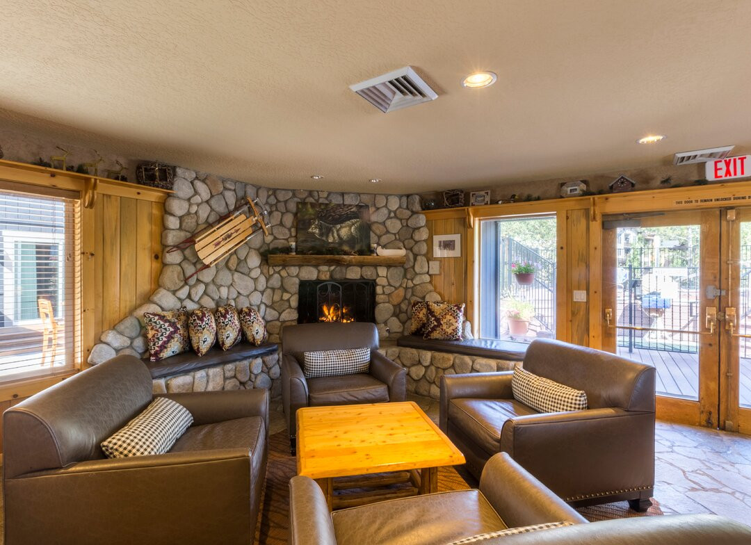 斯阔谷红太狼小屋主图