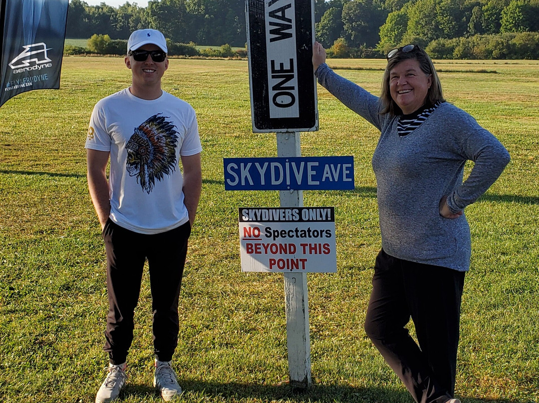 Cleveland Skydiving Center-Garrettsville必去景点