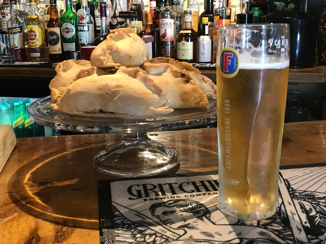 The Queen's Head主图