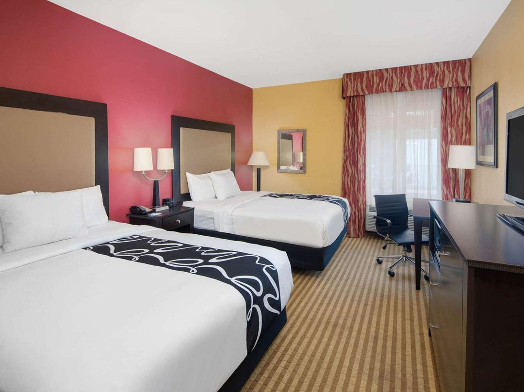 La Quinta Inn & Suites by Wyndham Atlanta-Union City主图