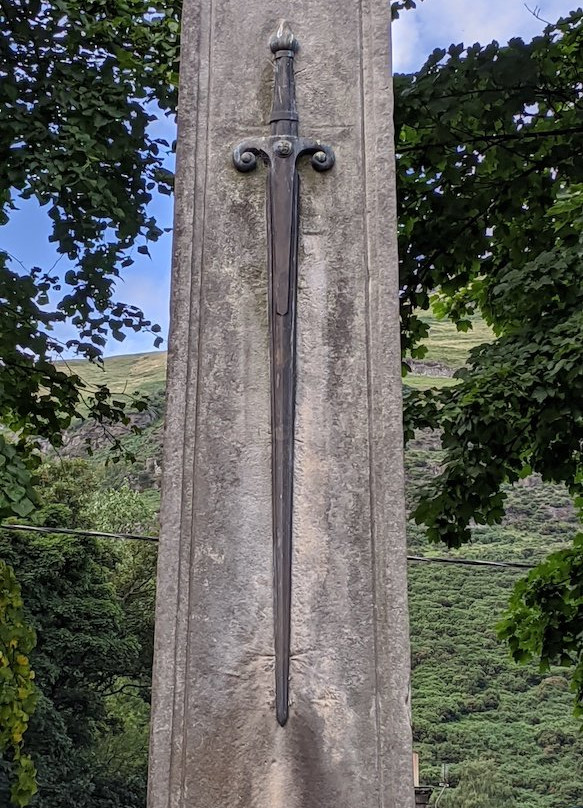 Alva War Memorial-Alva必去景点
