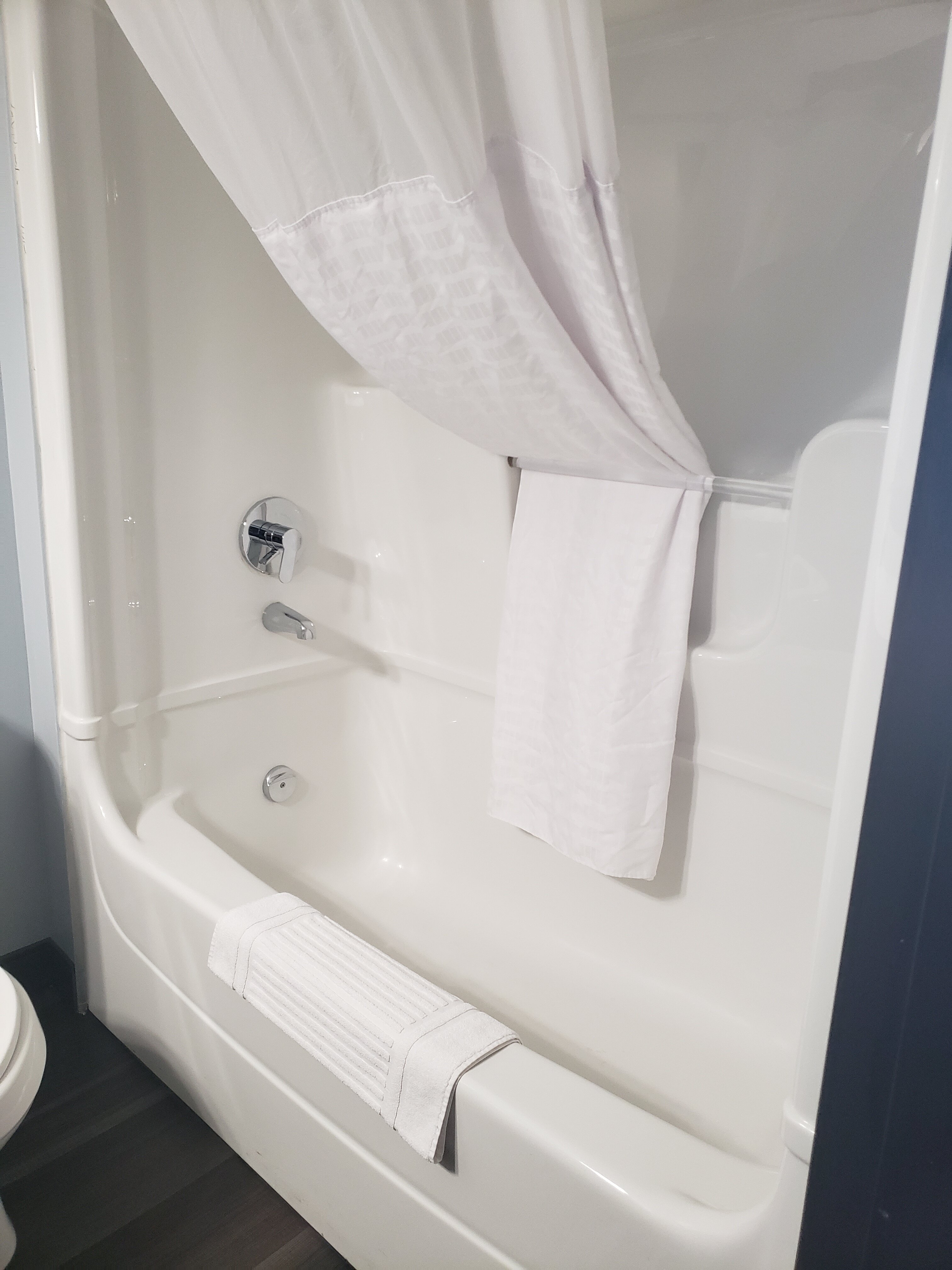 Quality Inn & Suites-官方