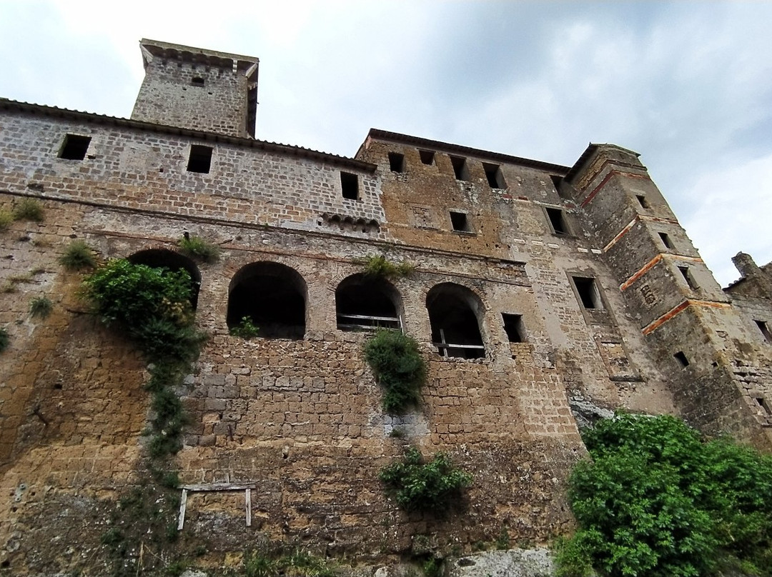 Castello degli Anguillara-Faleria必去景点