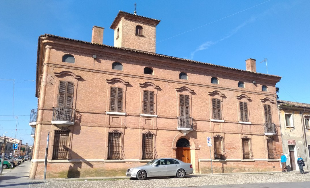 Palazzo Patrignani e Palazzo Tura-科马基奥必去景点