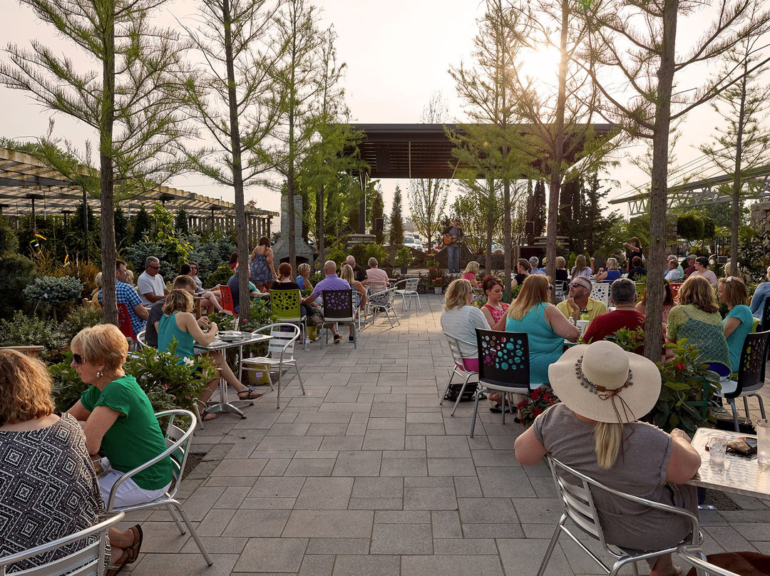 Colonial Gardens-Blue Springs必去景点
