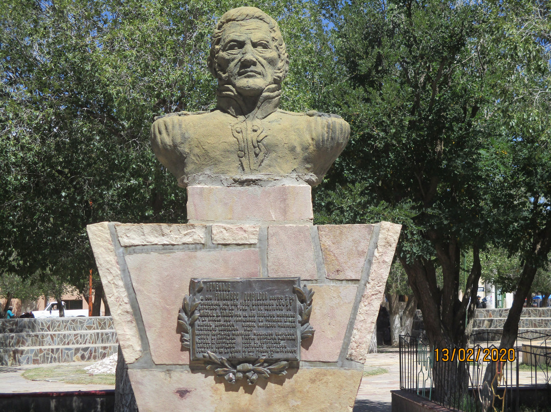 Plaza Eugenio Tello景点图片