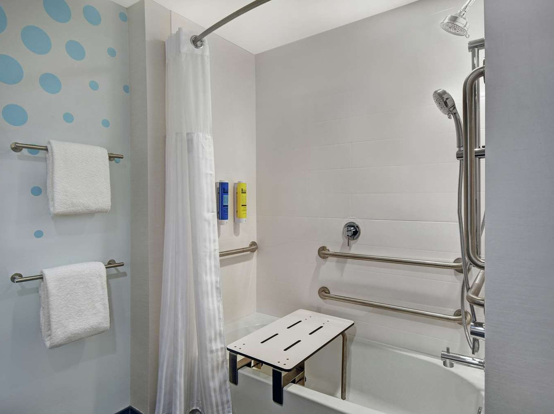 Tru by Hilton Burlington主图