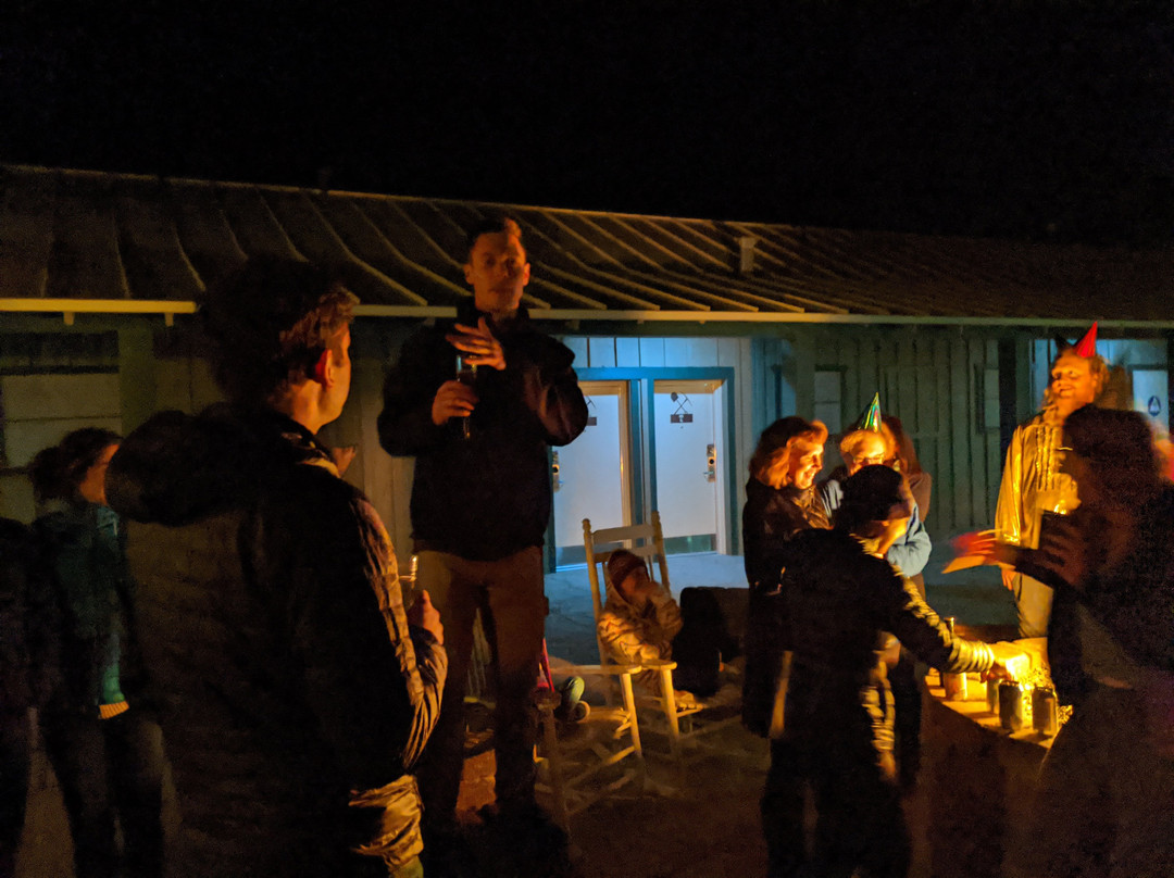 大威尔斯村酒店主图