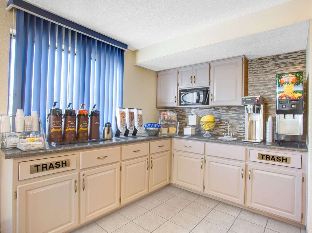 Super 8 by Wyndham Lewisburg主图