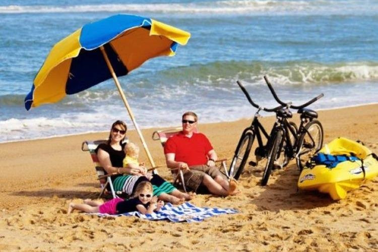 Moneysworth Beach Equipment and Linen Rentals景点图片