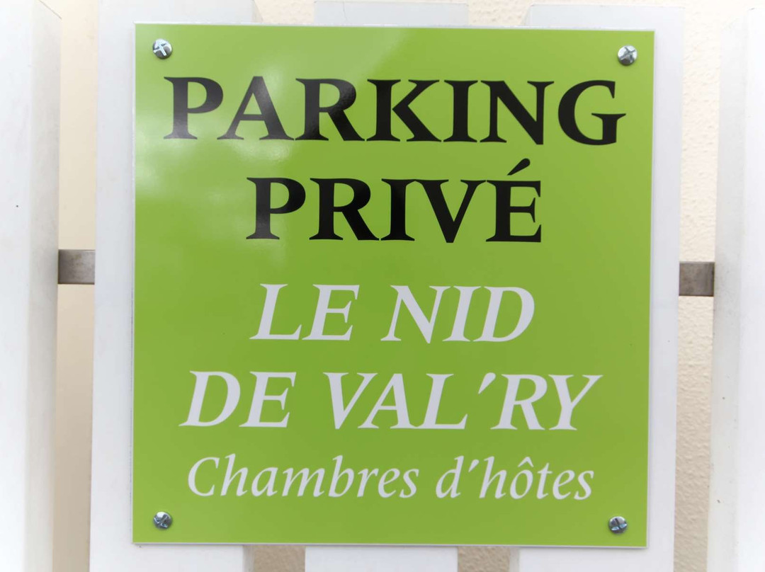 Le Nid de Val'ry主图