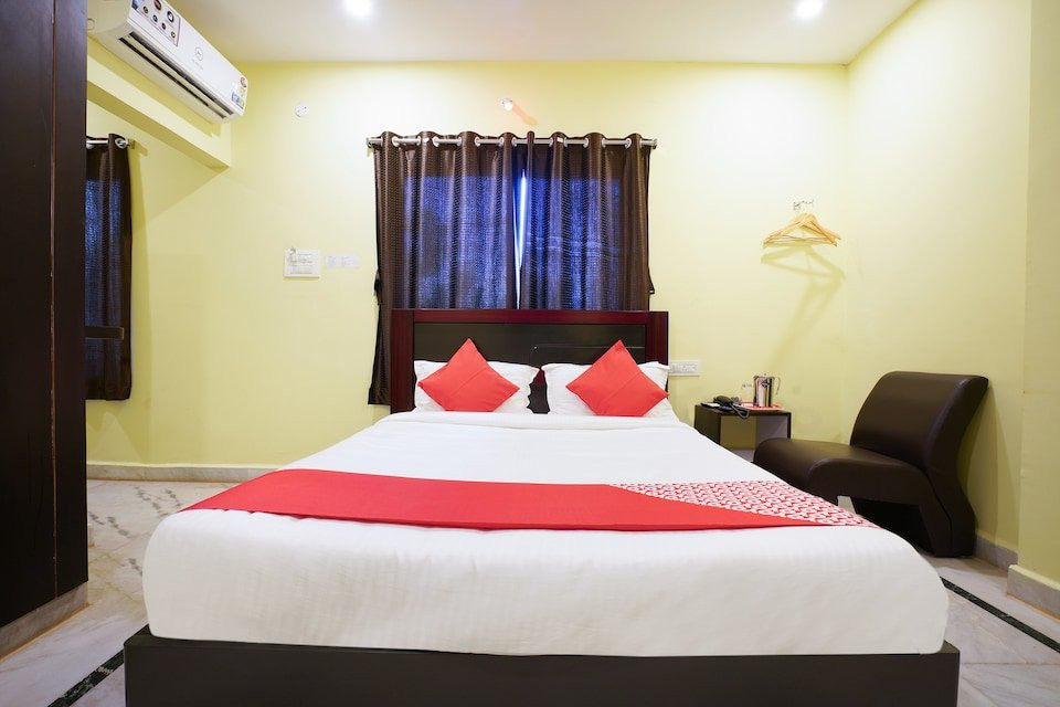 Hotel O Anuguna Tulasi Grand Near JNTU University Hyderabad主图