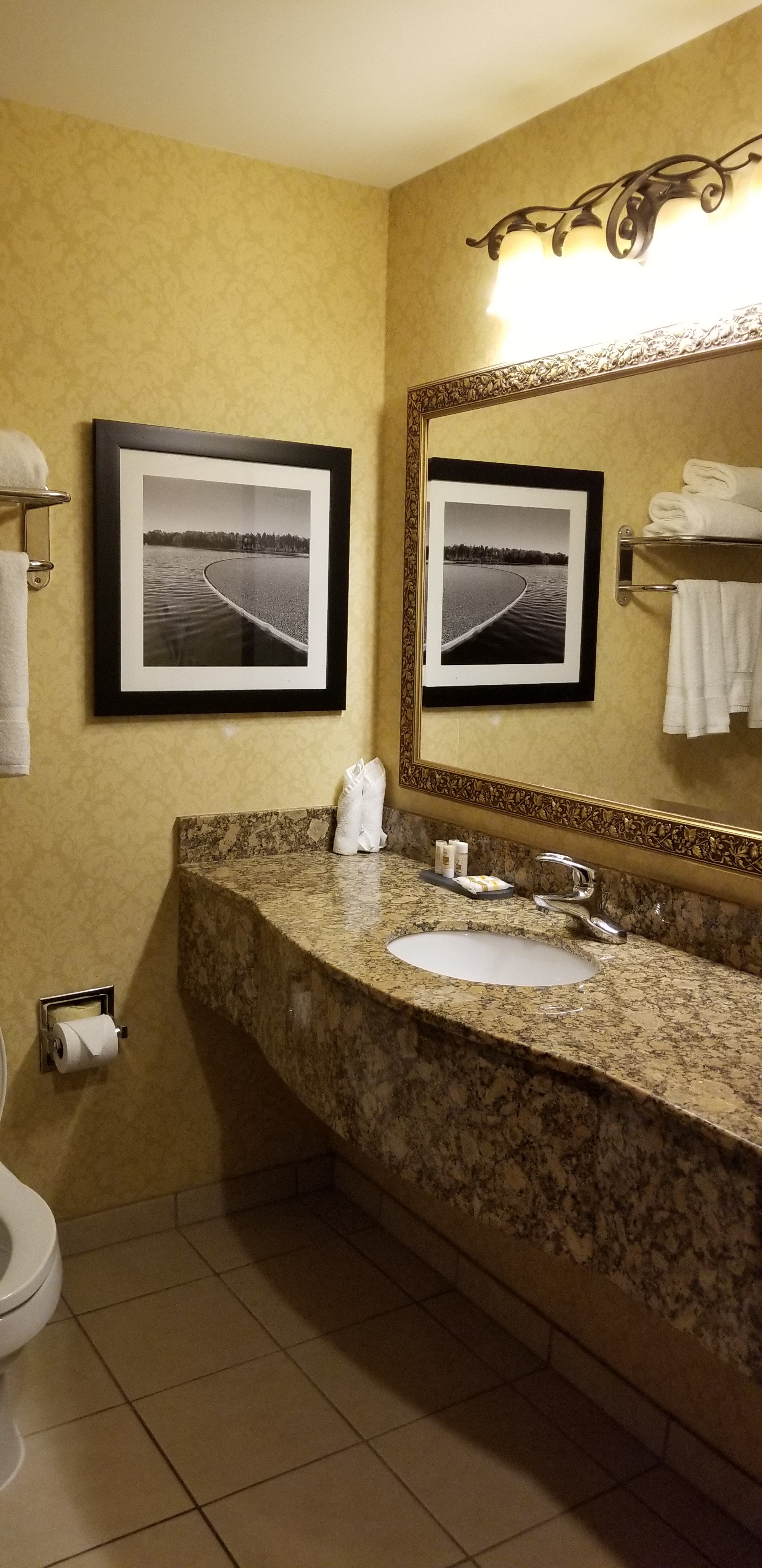 La Quinta Inn & Suites by Wyndham Mt. Laurel - Philadelphia-浴室