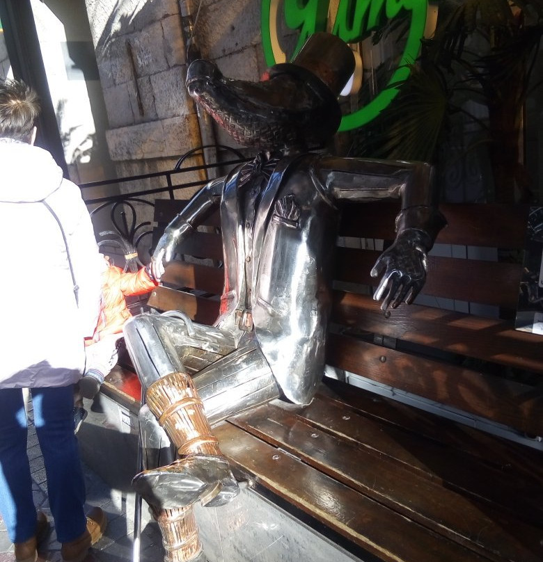Sculpture Crocodile-雅尔达必去景点