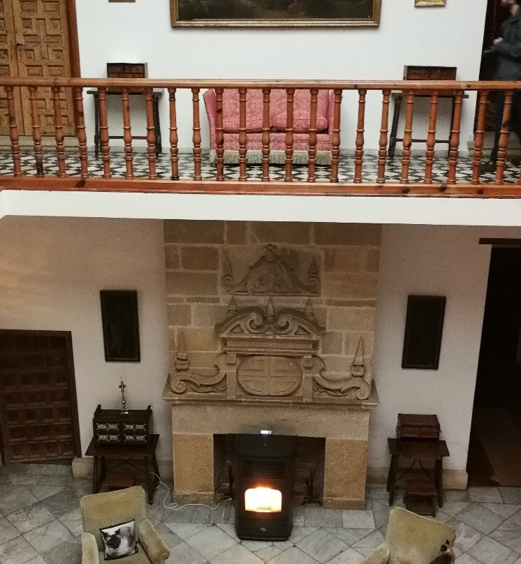 Palacio de Vela de los Cobos-乌维达必去景点