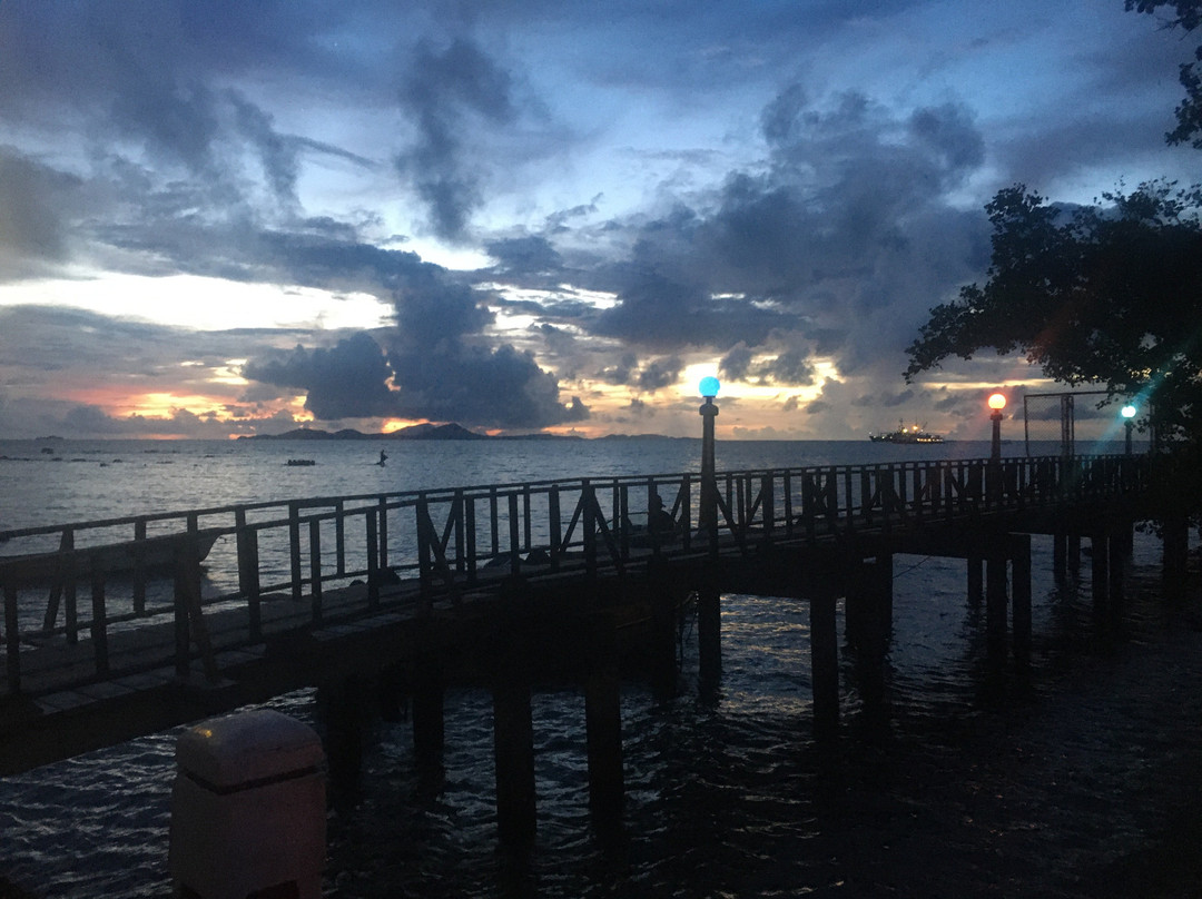 Truk Stop Hotel主图