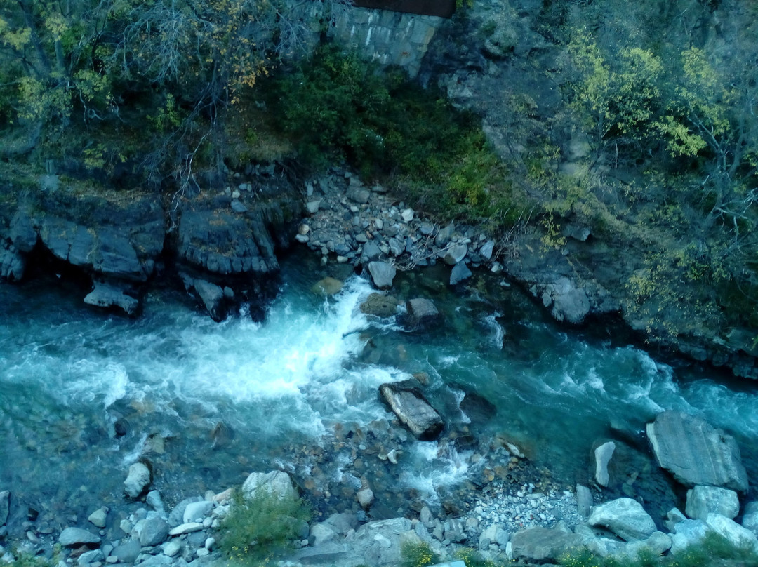 帝国户撒酒店主图