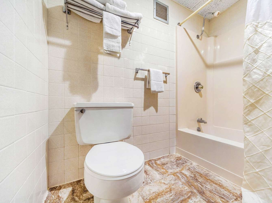 Econo Lodge Inn & Suites主图